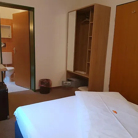 ルチンズ&レストラント ホテル