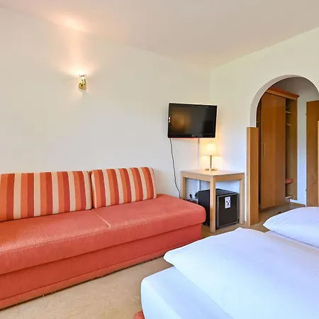 ホテル ルチンズ&レストラント 3*