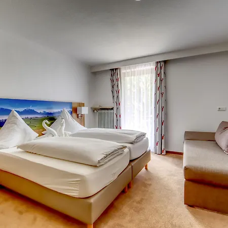 ルチンズ&レストラント 3* フュッセン