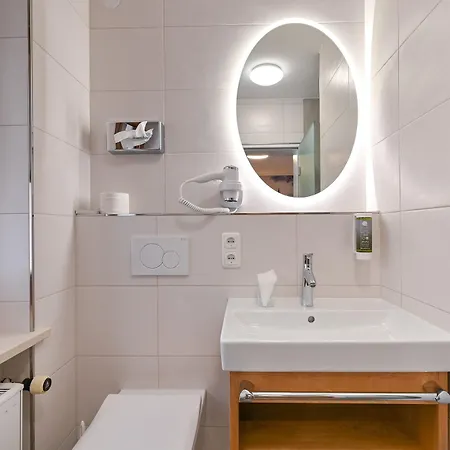 ホテル ルチンズ&レストラント