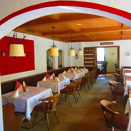 ホテル ルチンズ&レストラント 3*