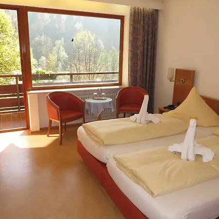 ホテル ルチンズ&レストラント